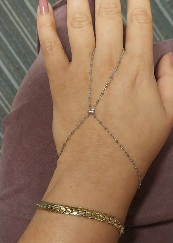 Gri Zincir Detaylı Kadın El Zinciri - Görsel 2