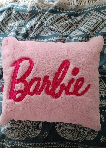 Pembe Barbie Nakışlı Dekoratif Yastık
