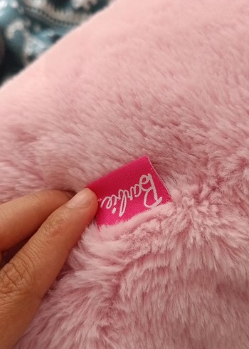 Barbie Pembe Barbie Nakışlı Dekoratif Yastık