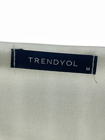 m Beden beyaz Renk Trendyol & Milla Bluz %70 İndirimli.