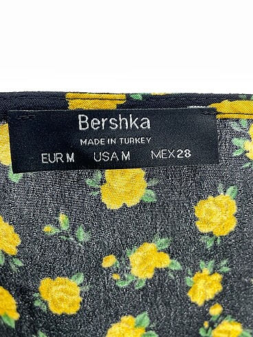 m Beden çeşitli Renk Bershka Bluz %70 İndirimli.