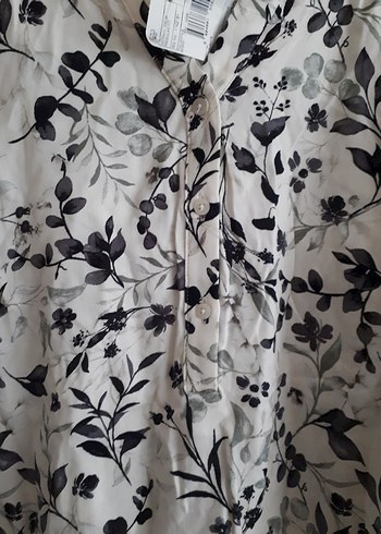 LCW sıfır etiketli Gri Desenli V Yaka Uzun Kollu Bluz - Görsel 2