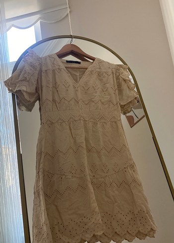 Bej V Yaka Nakışlı Bohem Midi Elbise