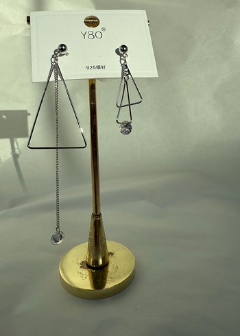 Diğer Zincir Detaylı Minimalist Asimetrik Modern Gümüş Renkli Küpeler
