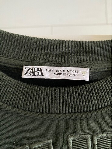 s Beden Zara NY sloganlı crop fit sweatshirt