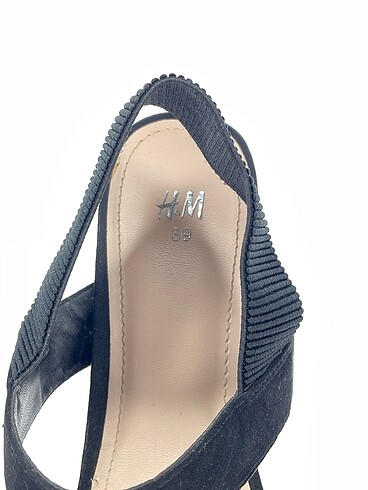 39 Beden siyah Renk H&M Platform %70 İndirimli.