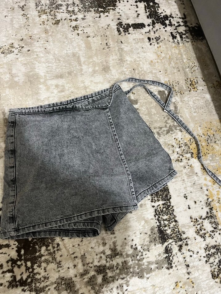 Gri Kemerli Kadın Kot Şort - Görsel 2