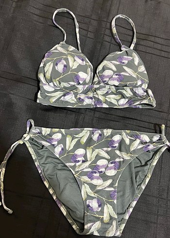 Çiçek Desenli Bikini Takımı - Görsel 2