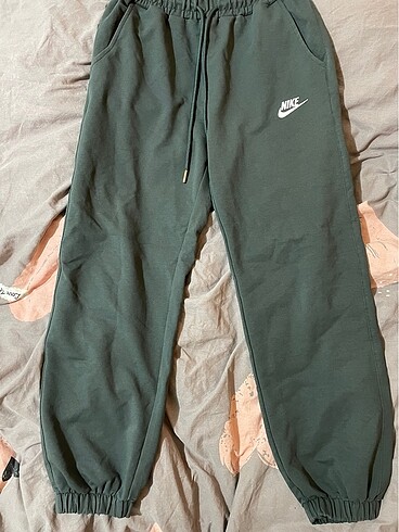Nike drifit eşofman m beden