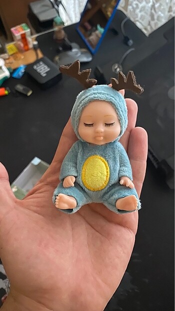 Beden Renk Minyatür Kostümlü Bebek Figürü