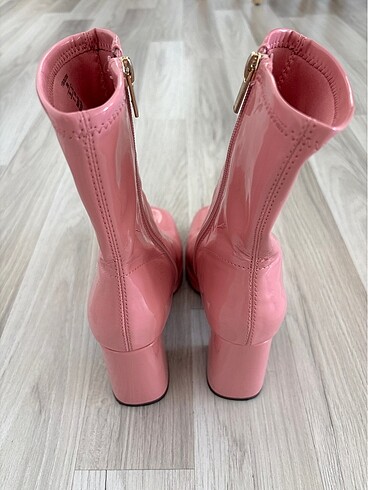 37 Beden Bershka bot