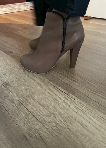Kahverengi Deri Stiletto Topuklu Kadın Bot