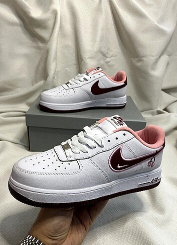 36 Beden Nike Air Force Valantine's