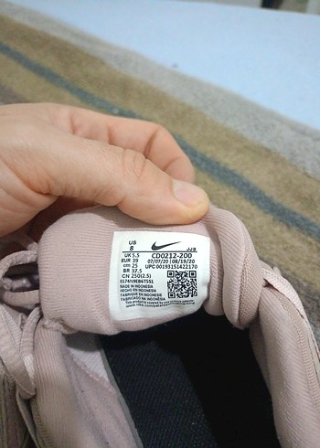 39 Beden beyaz Renk orjinal nike ayakkabı