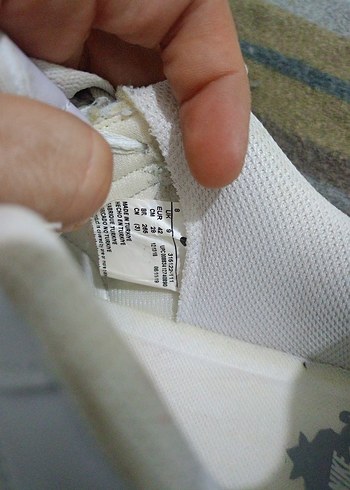 42 Beden beyaz Renk orjinal nike ayakkabı