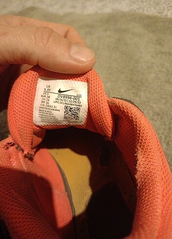 37 Beden beyaz Renk Orjinal nike