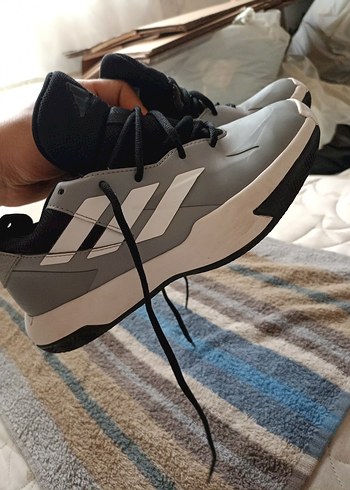 37 Beden gri Renk orjinal adidas ayakkabı