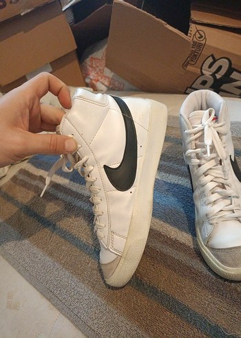 39 Beden beyaz Renk orjinal nike ayakkabı