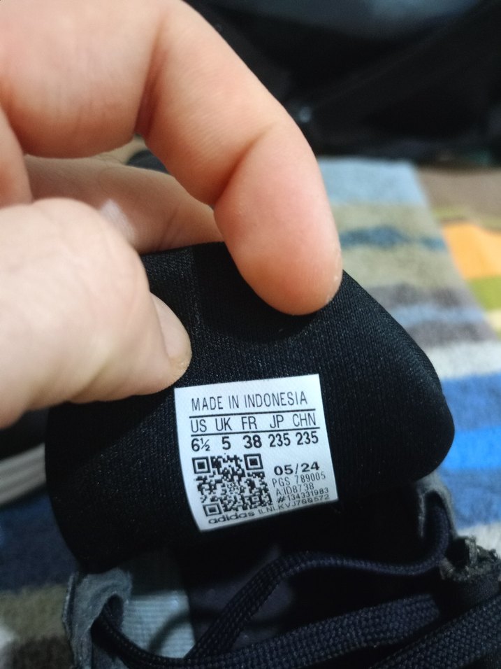 orjinal Adidas Siyah-Beyaz Spor Ayakkabı — görsel 5/9