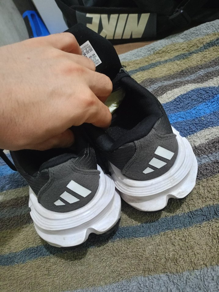 orjinal Adidas Siyah-Beyaz Spor Ayakkabı — görsel 6/9