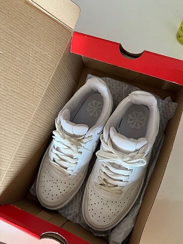 38 Beden beyaz Renk Beyaz Nike spor ayakkabı