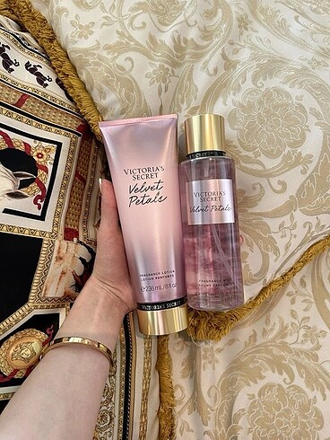 Victoria?s Secret Velvet Petals