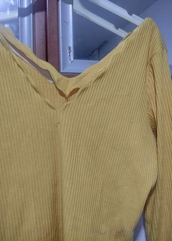 Sarı V Yakalı Uzun Kollu Kadın Kazak - Görsel 3