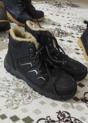 Siyah Bağcıklı Erkek Çocuk Botu - Görsel 2