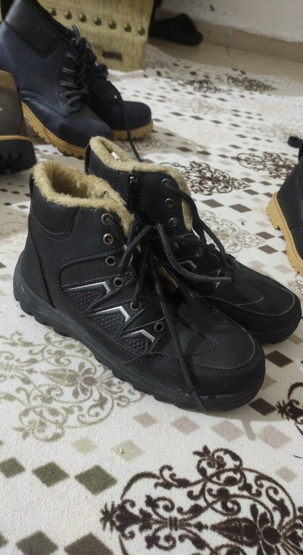 Siyah Bağcıklı Erkek Çocuk Botu - Görsel 2