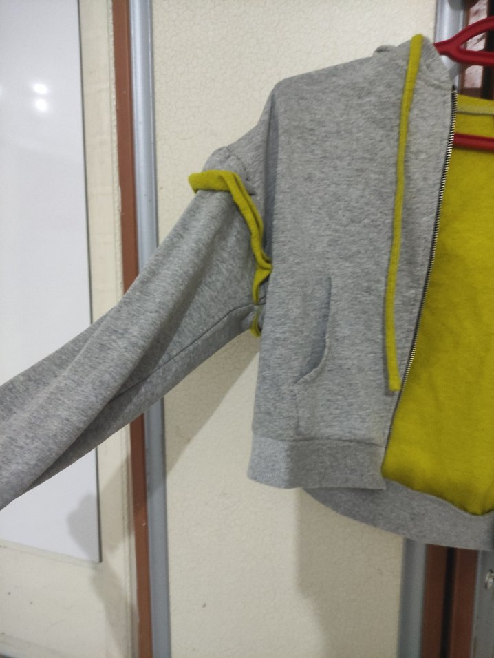 Gri Kapüşonlu Kısa Fermuarlı Sweatshirt - Görsel 5