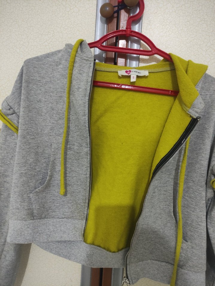 Gri Kapüşonlu Kısa Fermuarlı Sweatshirt - Görsel 2