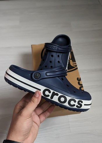 Crocs 38