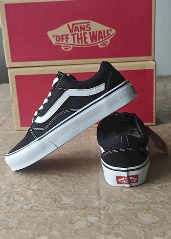 37 Beden beyaz Renk Vans Kadın Siyah Beyaz Sneakers