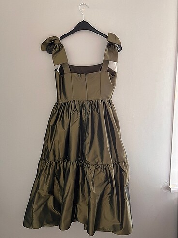38 Beden Oleg Cassini midi elbise
