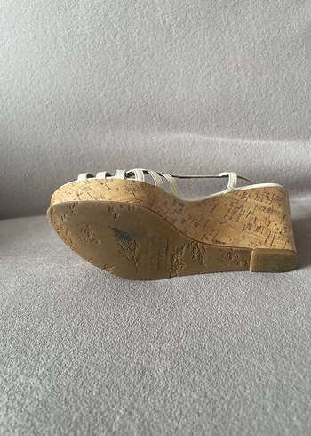 İnci Beyaz Kadın Dolgu Topuklu Ayakkabı Orijinal Ürün - Görsel 4