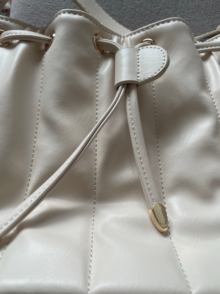 Fabrika Beyaz Deri Kemer Detaylı Kadın Çanta Orijinal Ürün - Görsel 5