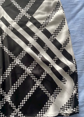 İpekyol Kareli Midi Eteği Orijinal Ürün - Görsel 2