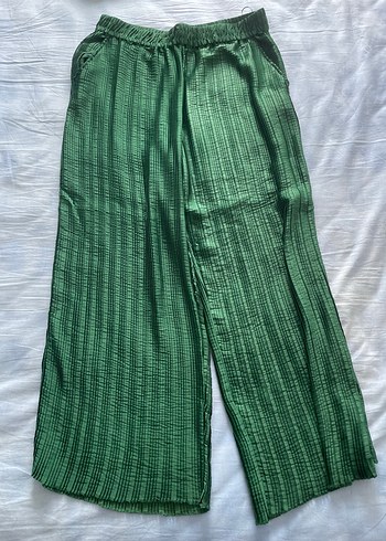 Zara Yeşil Pliseli Kadın Pantolon Ve Bluz Orijinal Ürün - Görsel 2