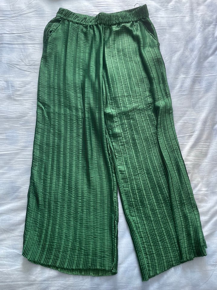 Zara Yeşil Pliseli Kadın Pantolon Ve Bluz Orijinal Ürün - Görsel 2