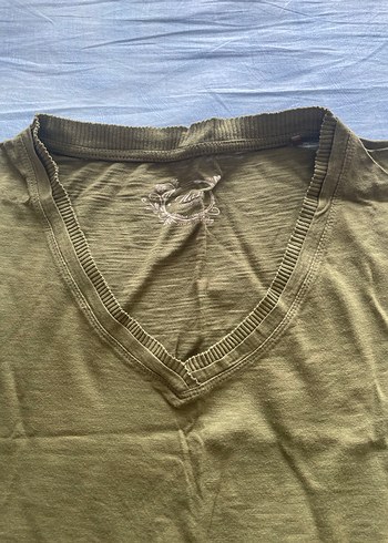 Mavi V Yaka Kadın Tişört Orijinal Ürün - Görsel 2