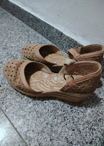 38 Beden Bej Kadın Dolgu Topuklu Sandalet