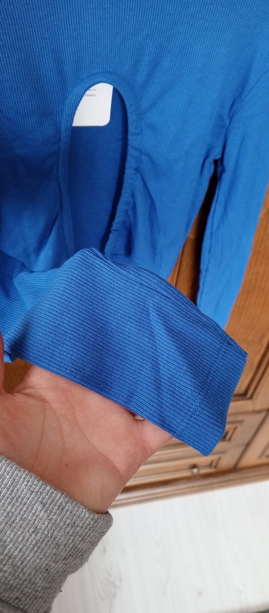 Uzun Kollu Mavi Crop Top - Görsel 3