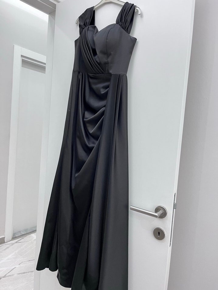 Uzun Siyah Drapeli Kadın Abiye Elbise - Görsel 3