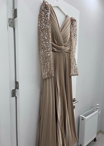 Drapeli V Yaka Uzun Bej Abiye Elbise - Görsel 3