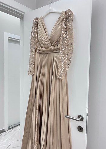 Drapeli V Yaka Uzun Bej Abiye Elbise - Görsel 5