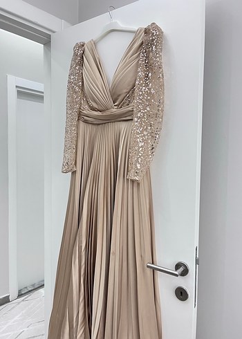 Drapeli V Yaka Uzun Bej Abiye Elbise - Görsel 6