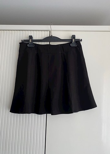 Siyah Pilili Mini Etek