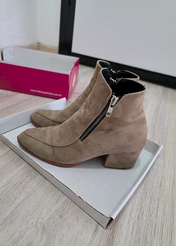 Süet Bej Kadın Topuklu Bot - Görsel 2
