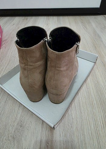 Süet Bej Kadın Topuklu Bot - Görsel 3