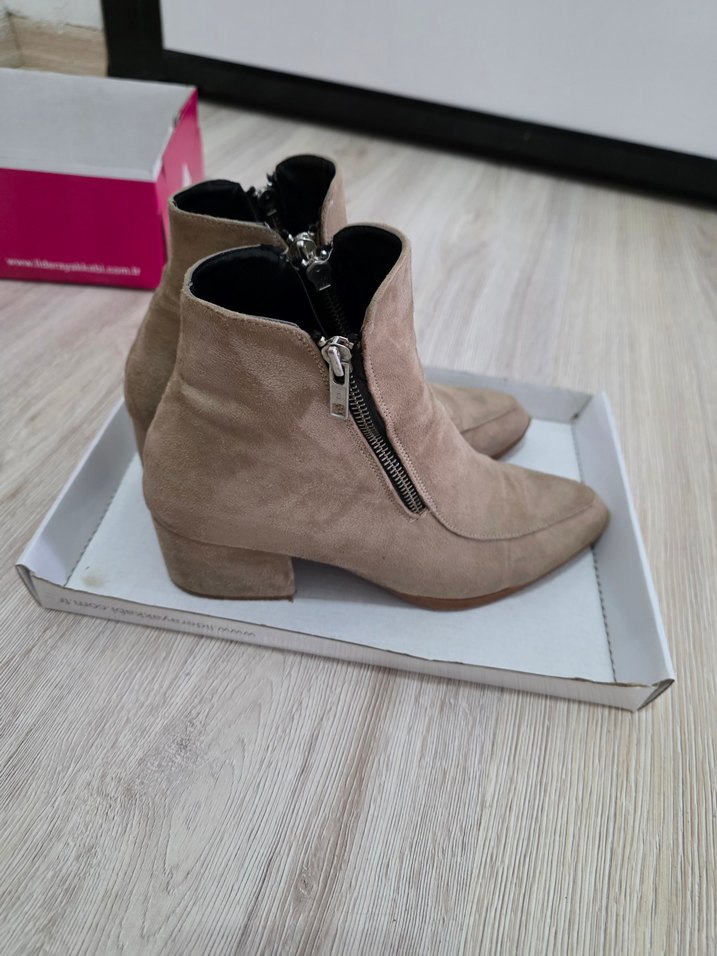 Süet Bej Kadın Topuklu Bot - Görsel 4
